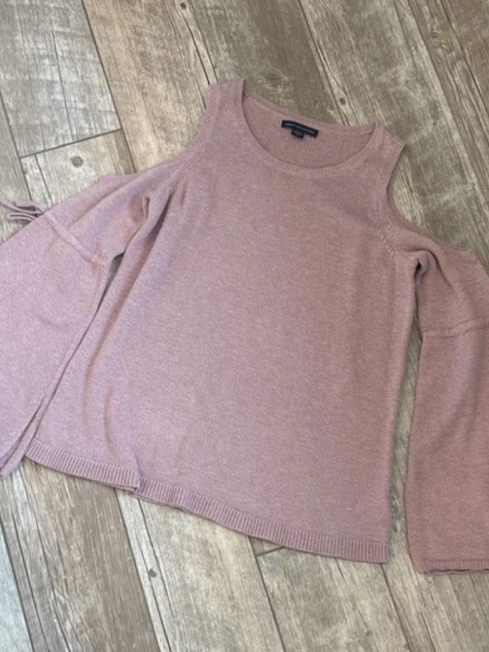 American Eagle Outfitters Off-the-Shoulder Sweater in Dusty Pink